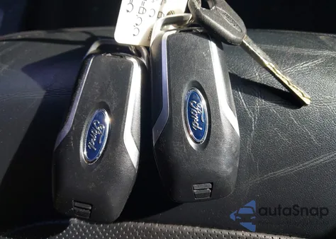 2017 Ford Explorer Platinum z USA, uszkodzony, nr VIN 1FM5K8HT0HGD37165